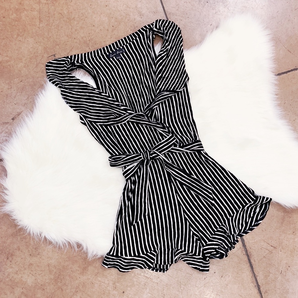 Love Tree Black & White Striped Romper, S